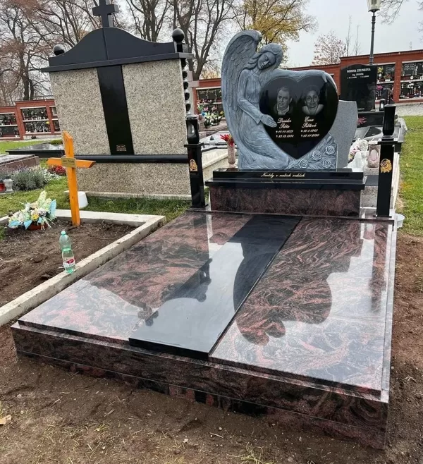 dvojhrob Karviná-Mizerov, žulový dvojhrob Karviná, kamenictví Karviná, moderní pomník, výr