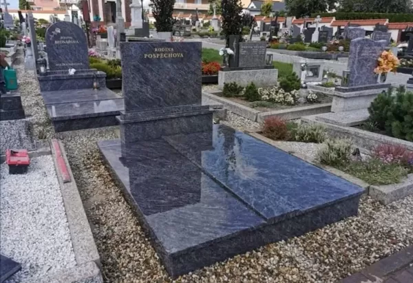 Dvojhrob z leštěné modré žuly – moderní žulový hrob